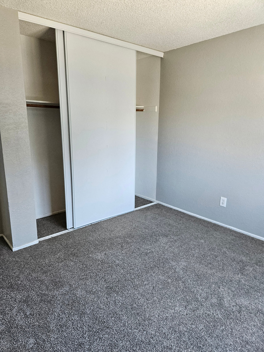 12 Sharon Drive photo 4